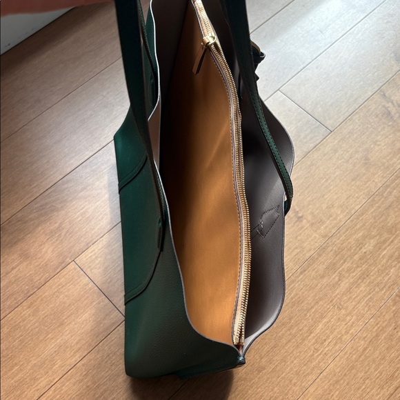 Tory Burch tote - Picture 4 of 9